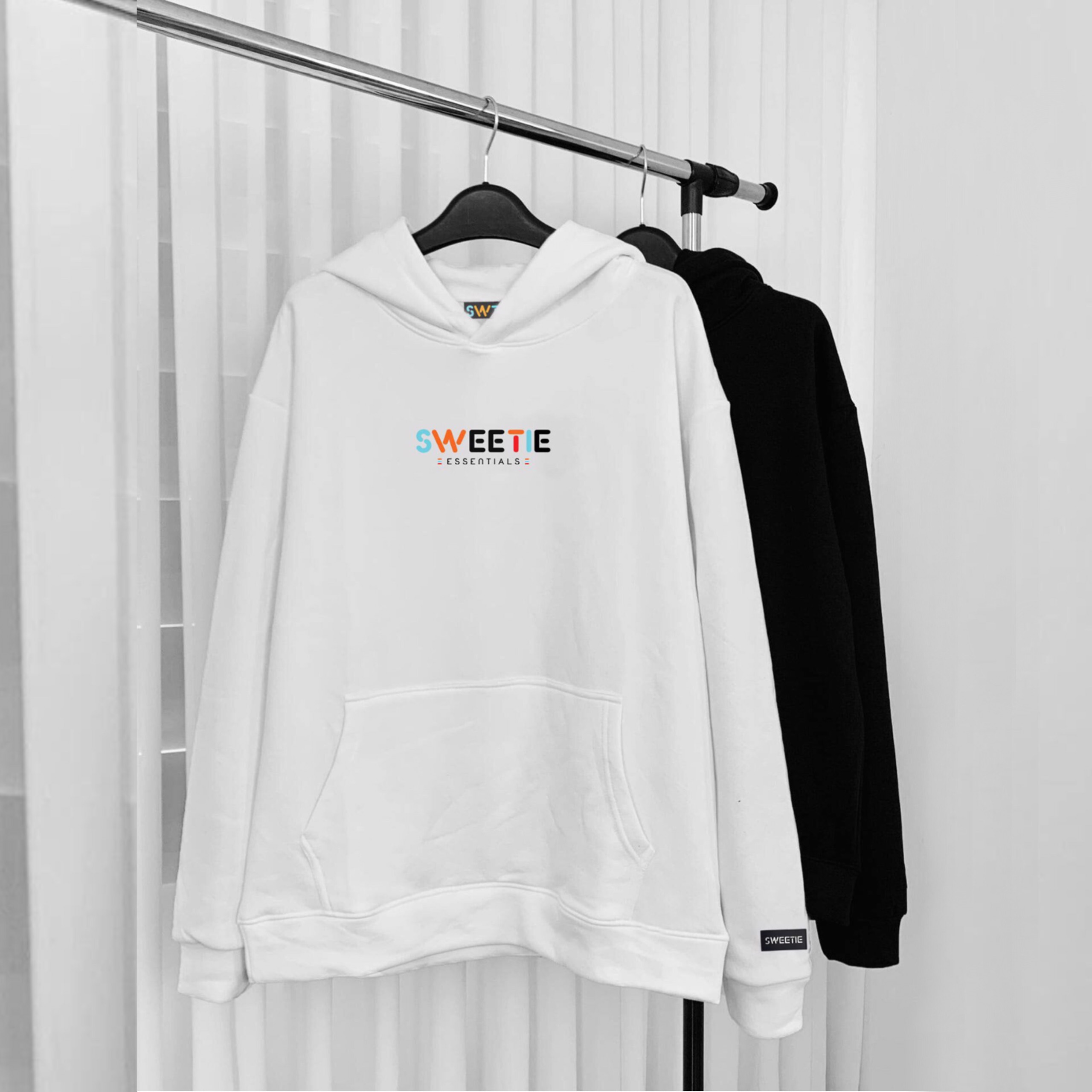 Áo Hoodie SWEETIE LOGO nỉ bông cotton 720g màu Trắng + Đen