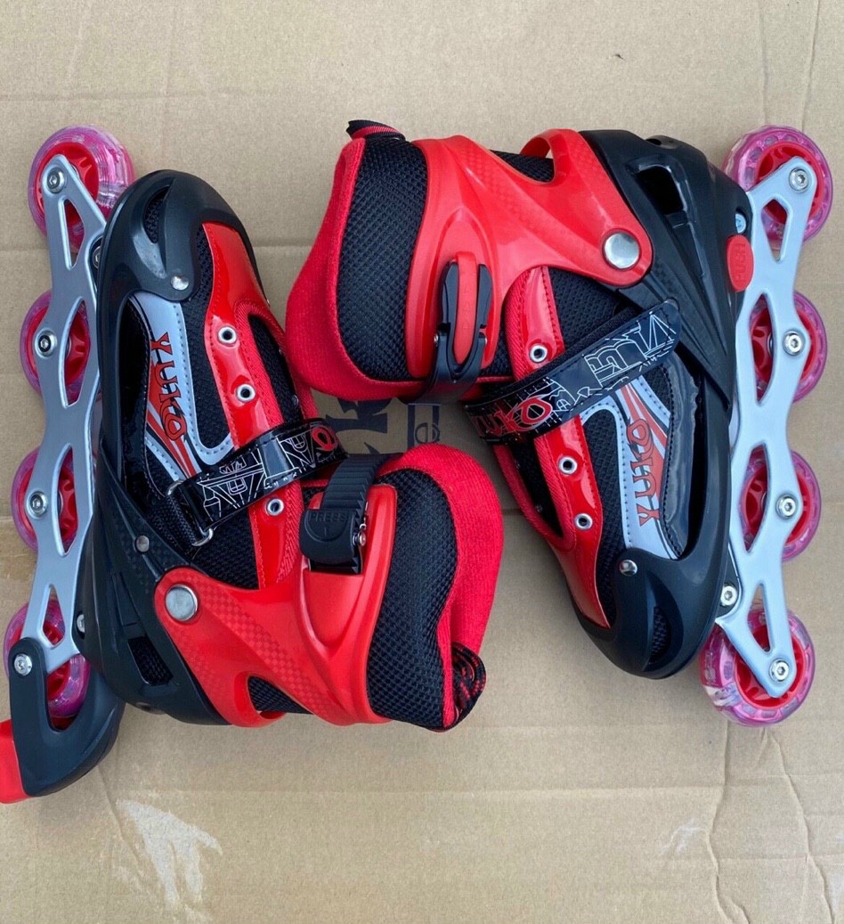 Giày trượt patin màu đỏ dành cho bé có bánh phát sáng