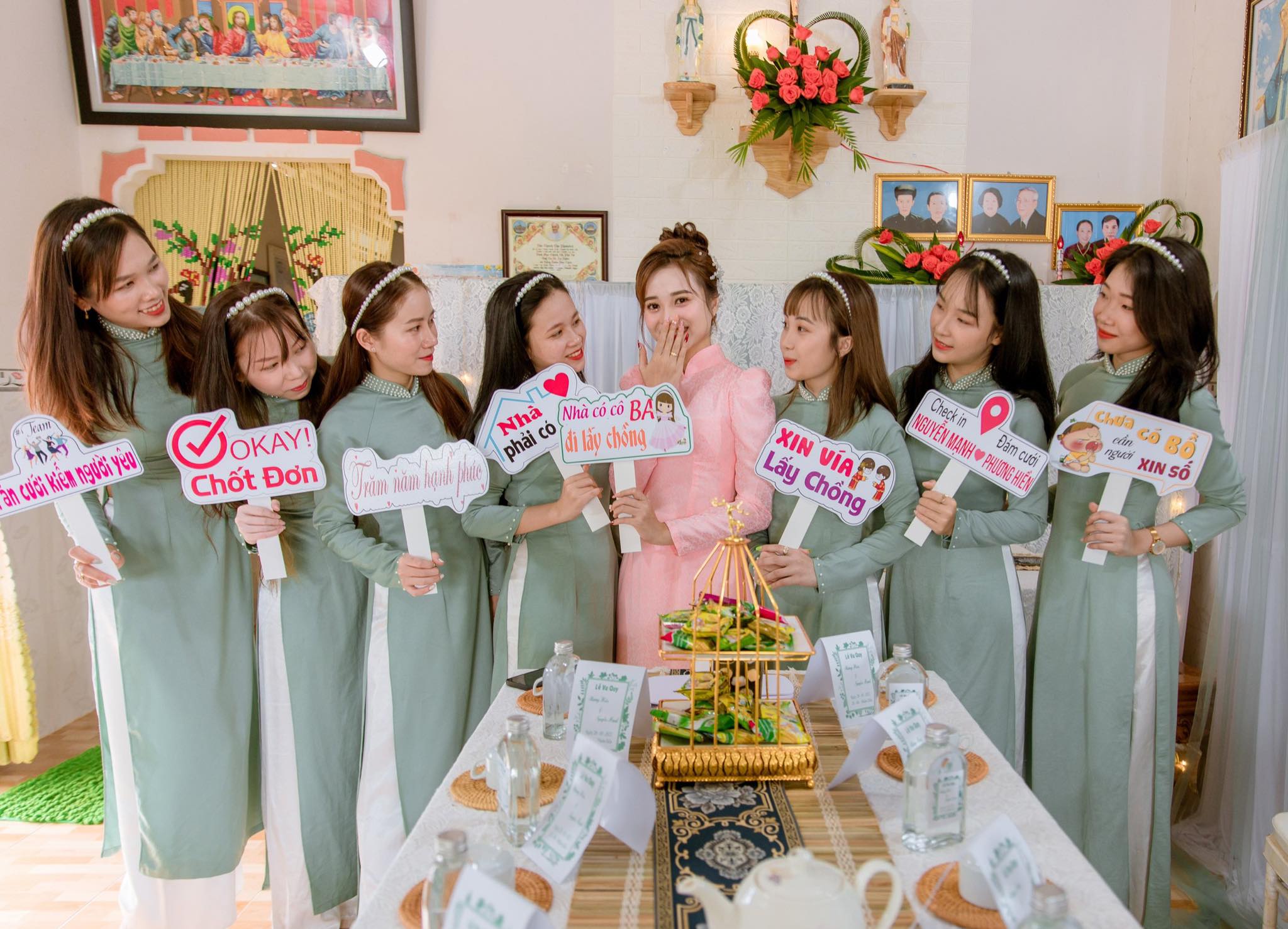 Combo 8 hashtag cầm tay chụp hình