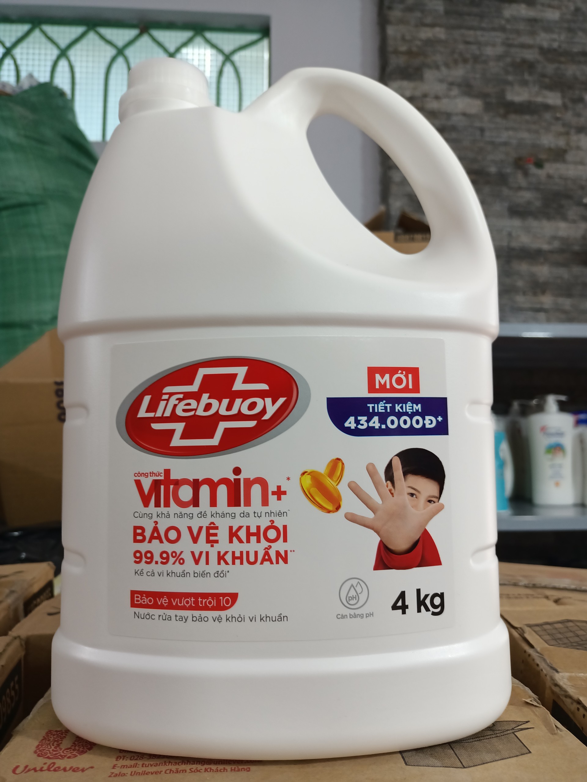 HOÀN TIỀN 15% - [HCM]Nước rửa tay Lifebuoy can 4kg siêu tiết kiệm DATE MỚI - cam kết hàng đúng mô tả chất lượng đảm bảo an toàn đến sức khỏe người sử dụng