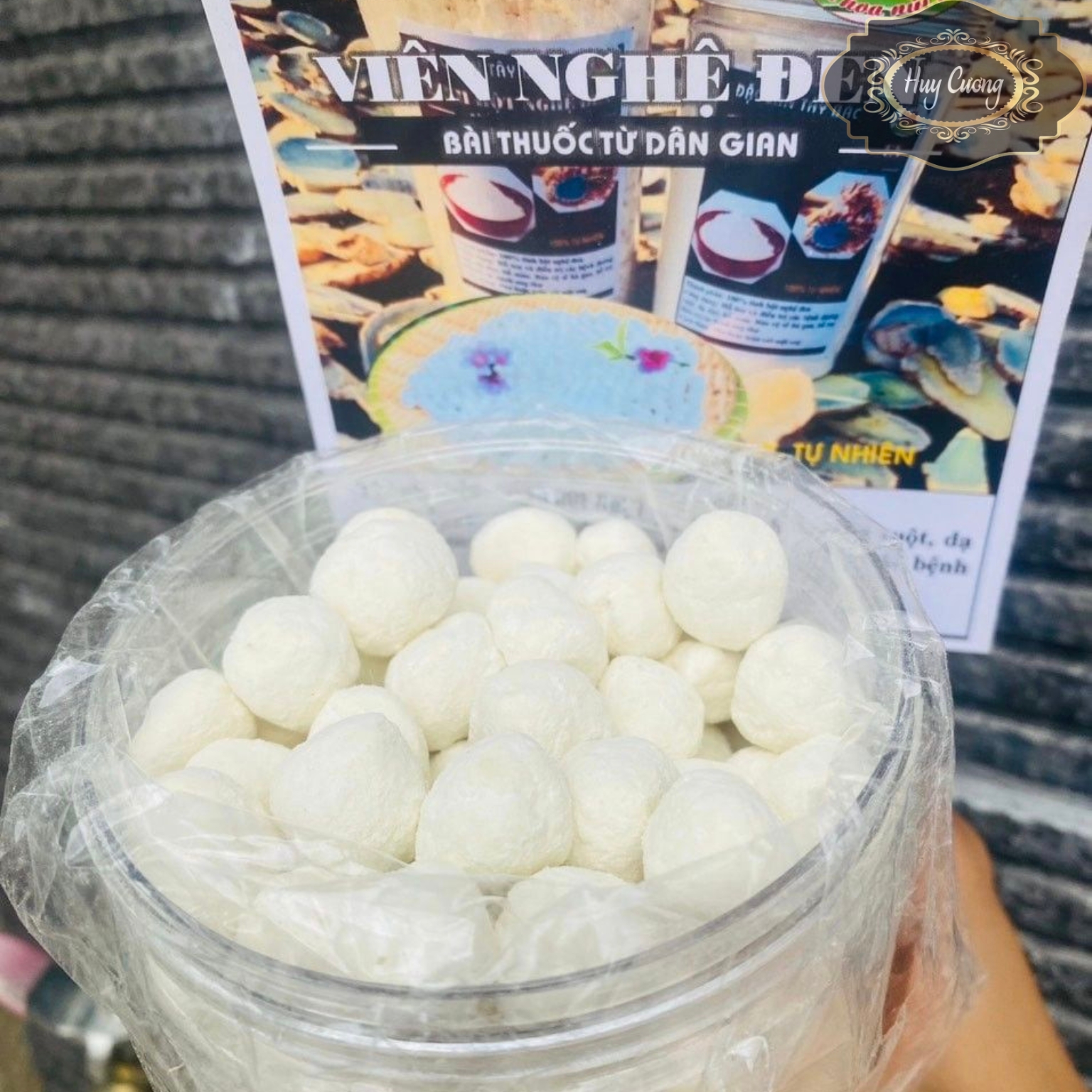 Viên tinh bột nghệ đen mật ong rừng được bào chế từ tinh bột nghệ đen nguyên chất, mật ong khoái rừng Tây Bắc