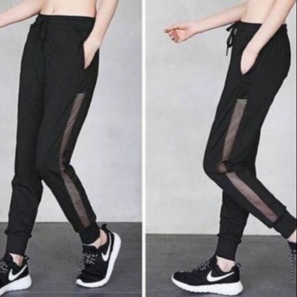 quần jogger tập gym yoga nữ phối lưới 2 bên hông