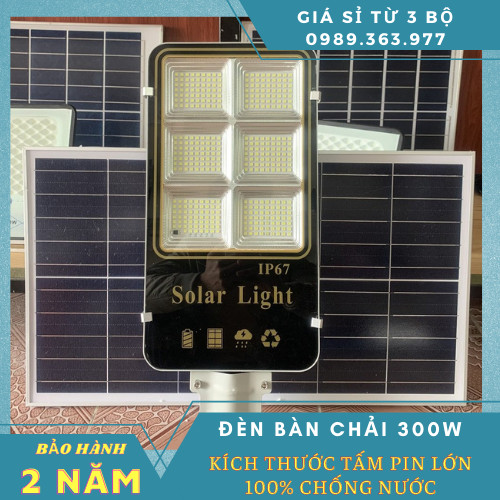 Đèn Năng Lượng Mặt Trời Bàn Chải 300w Solar Light- Đèn năng lượng mặt trời 6 khoang 378 Chip Led., IP 67 có Remote thông minh