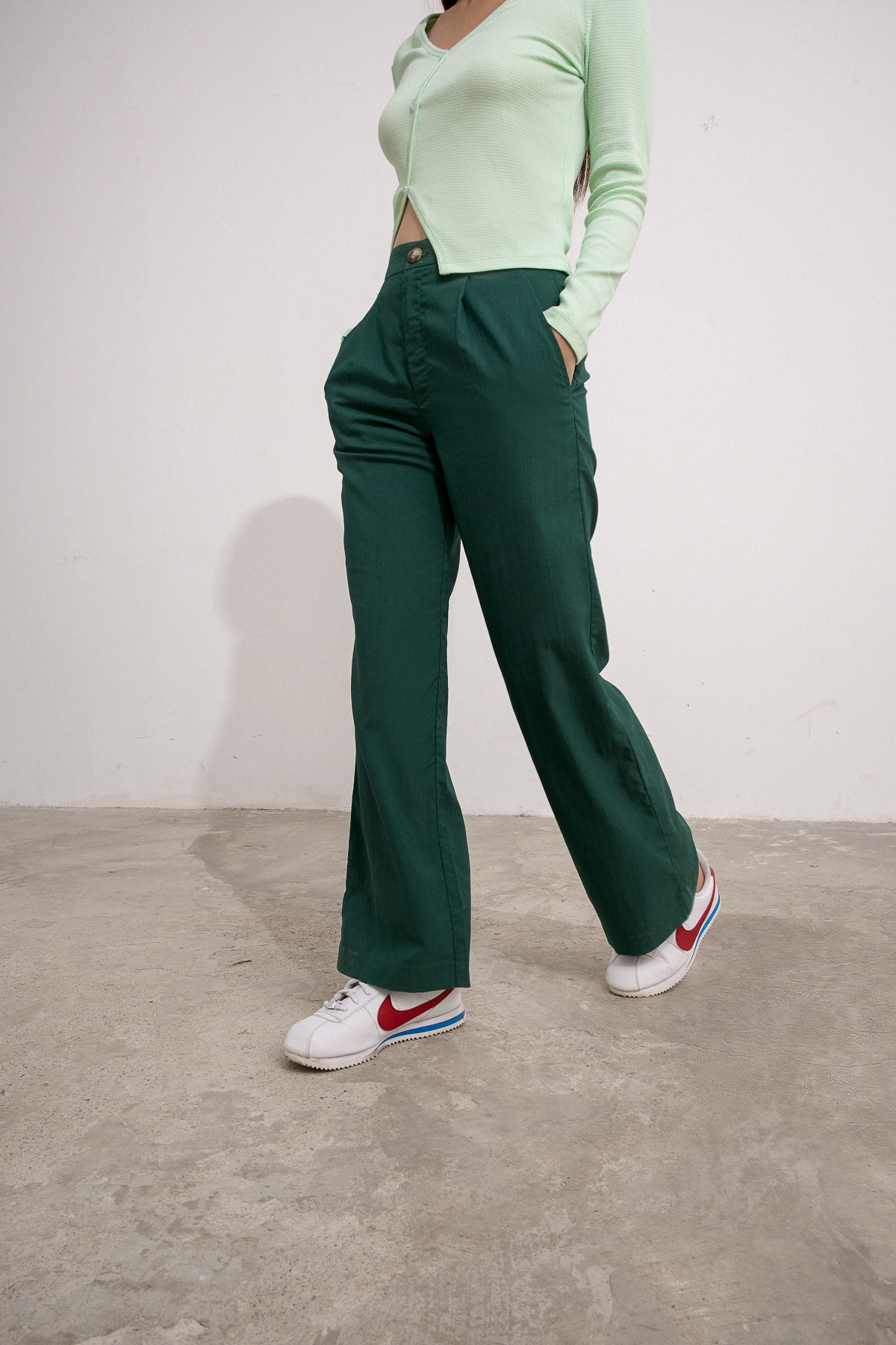 Quần dài Maybi ống suông linen xanh đậm