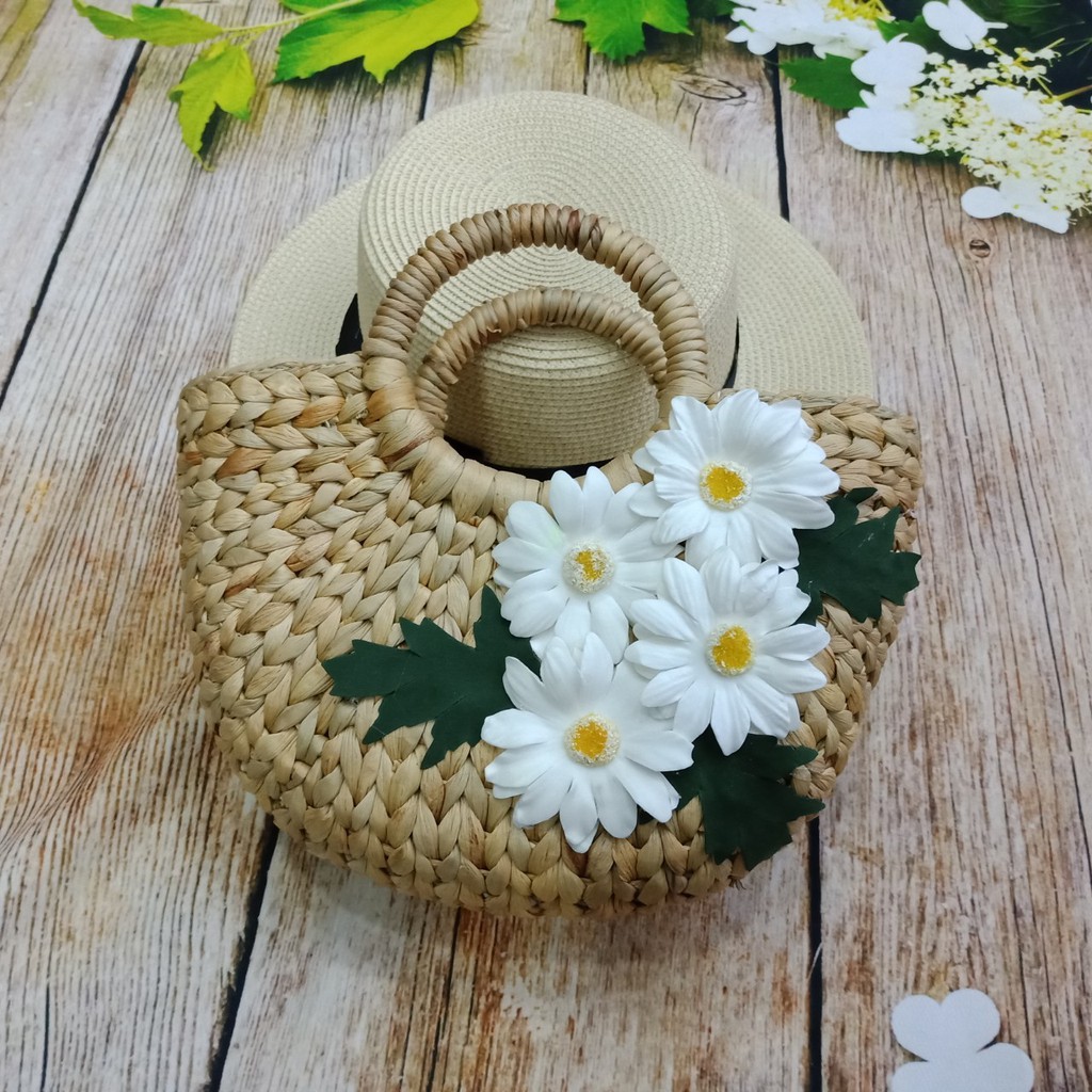 Túi bán nguyệt hoa cúc, chất liệu cói và bèo lục bình, thân thiện với môi trường, cam kết hàng đúng mô tả, chất lượng đảm bảo