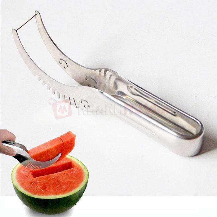 Dụng cụ cắt dưa hấu siêu tốc tiện dụng