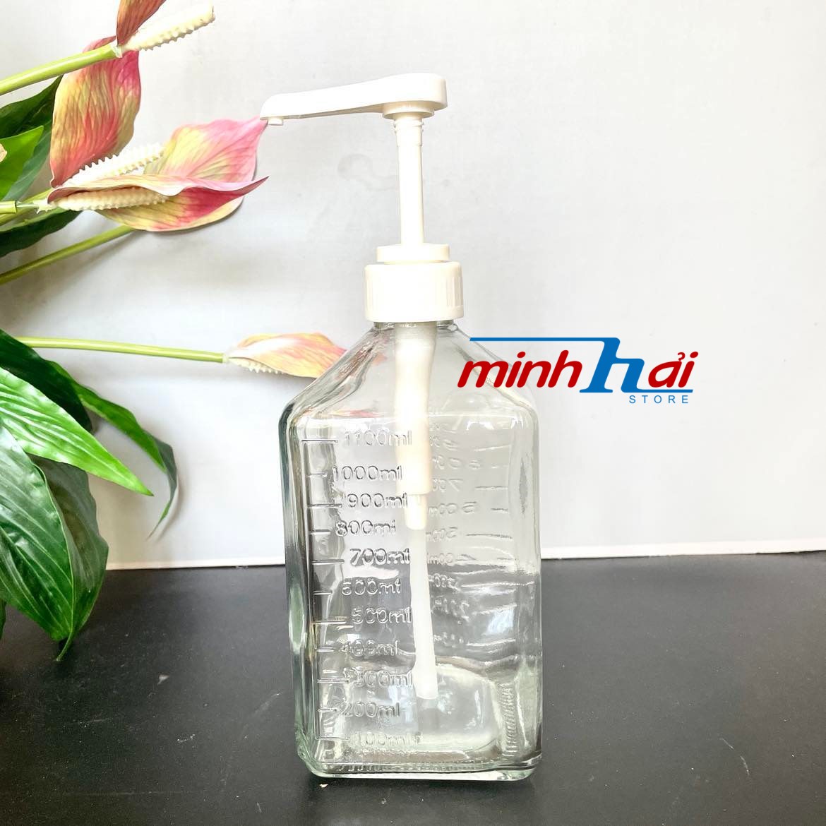 Chai / bình đựng nước đường, siro, nước sốt kèm vòi pump nhựa pp. chất liệu thủy tinh trong suốt , dung tích 1100ml . dụng cụ quầy bar