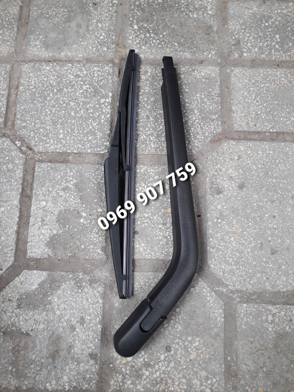 Cần + chổi gặt mưa sau toyota yaris 2006-2011