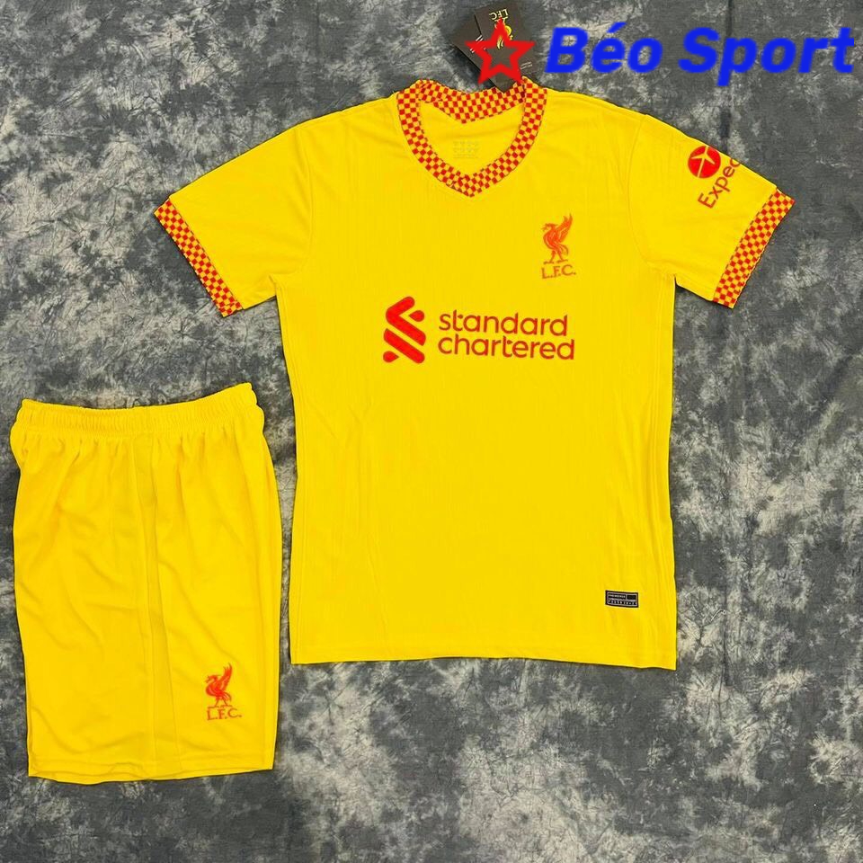 Áo Quần Bóng Đá - Áo quần Đá Banh -CLB Liverpool-Vàng -vải Polyester thái cao cấp