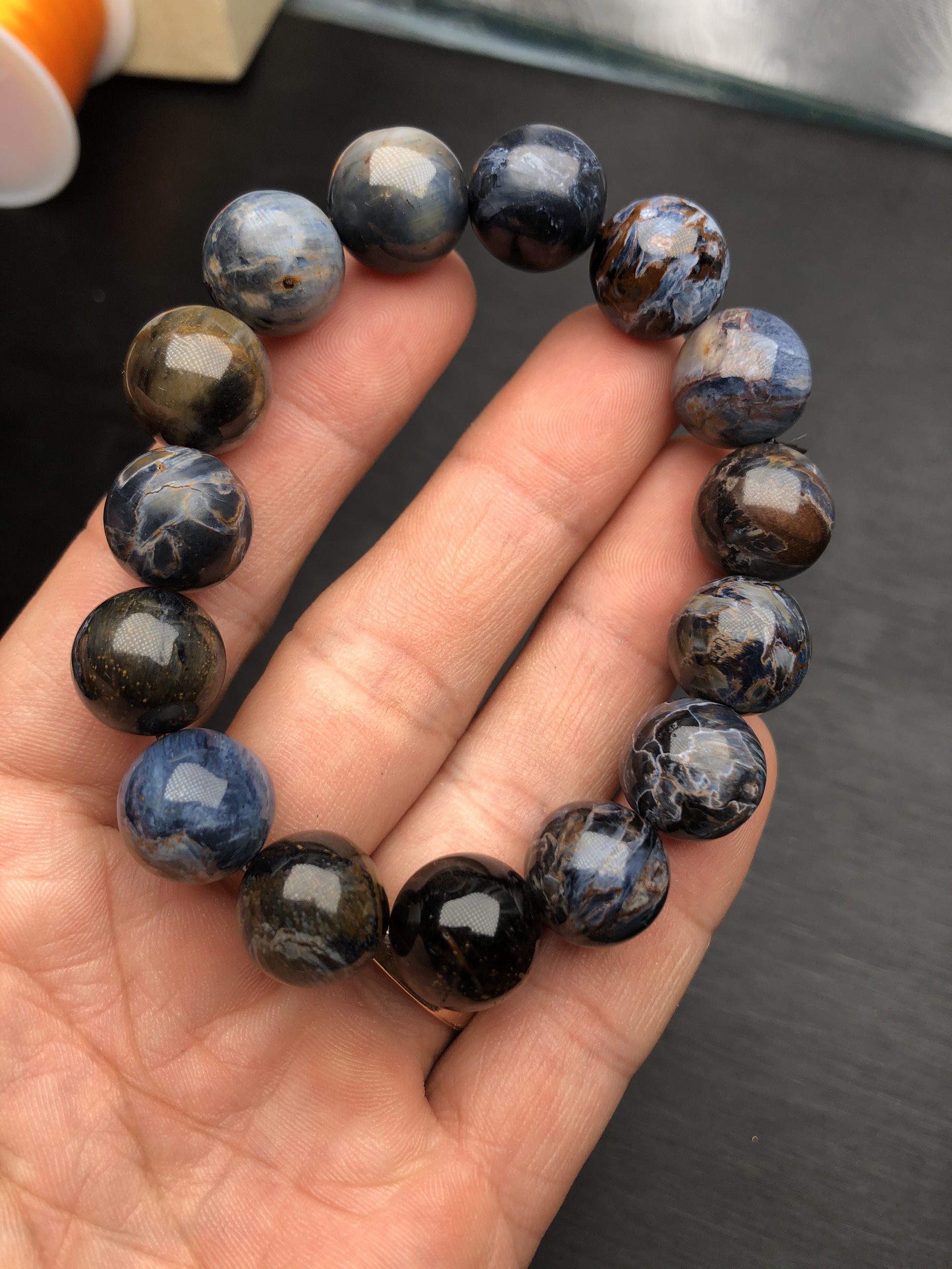 [FreeshipMAX] Vòng tay đá giông bão 12 mm pieterside