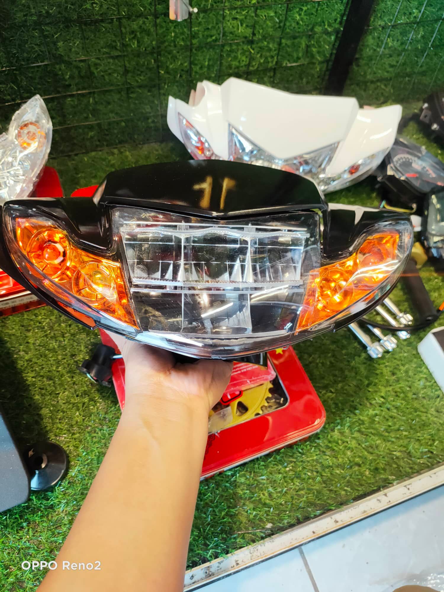 Đầu đèn 2 tầng sirius , TẶNG 1 CẶP BÓNG DEMI ,gắn sirius 50-110 , full ốp đầu đủ màu , tặng kèm bợ cổ, đồ chơi xe Hùng Thanh