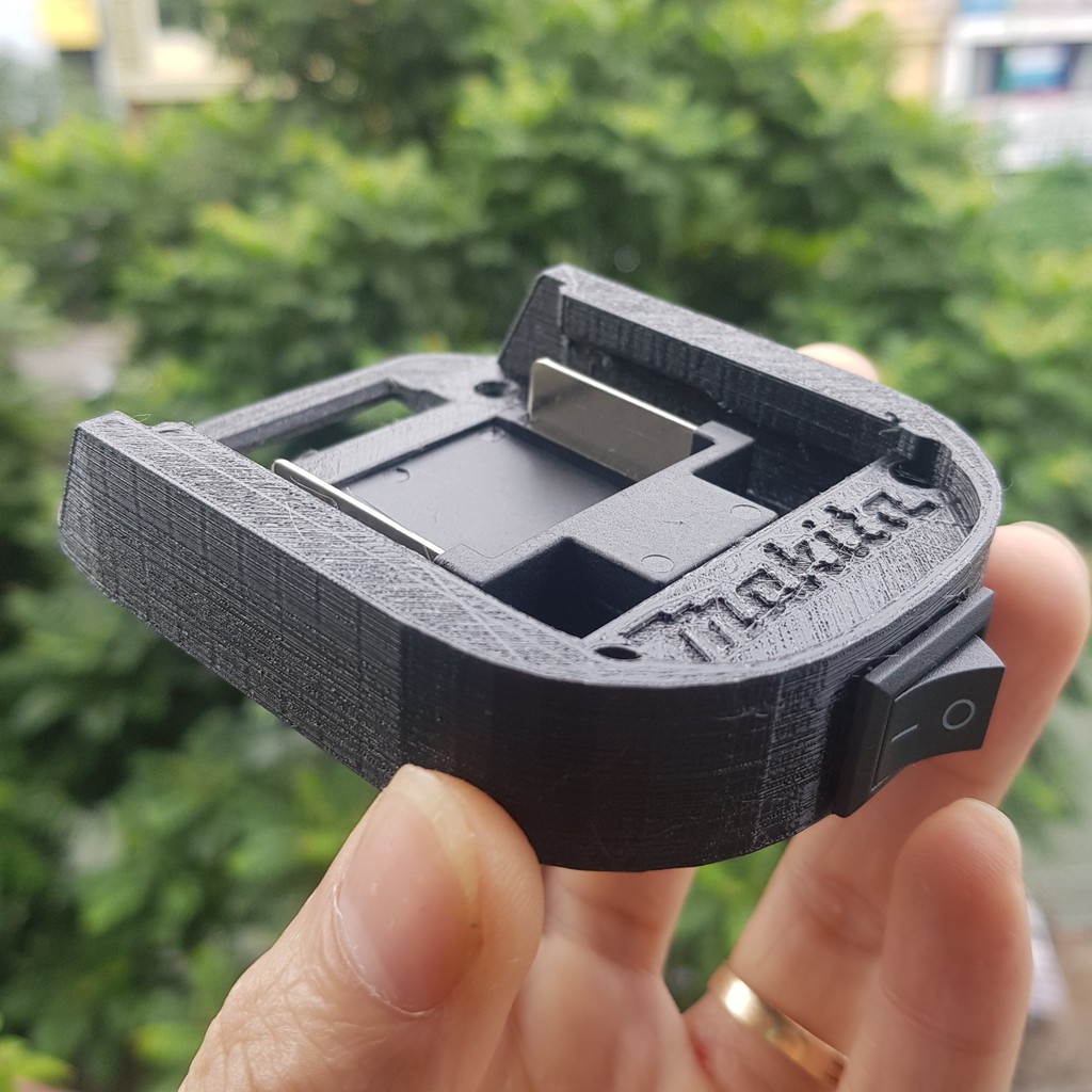 Đế chuyển pin Makita có công tắc đế pin makita chân gài