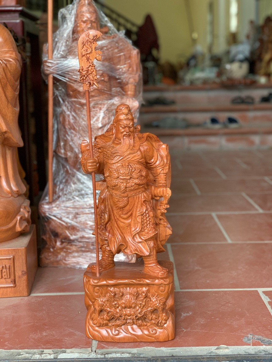 Tượng Quan Công gỗ Hương cao 50 cm đế hổ phù