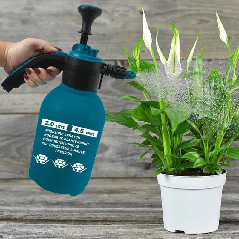 Bình xịt tưới cây 2L được làm từ nhựa PE cao cấp