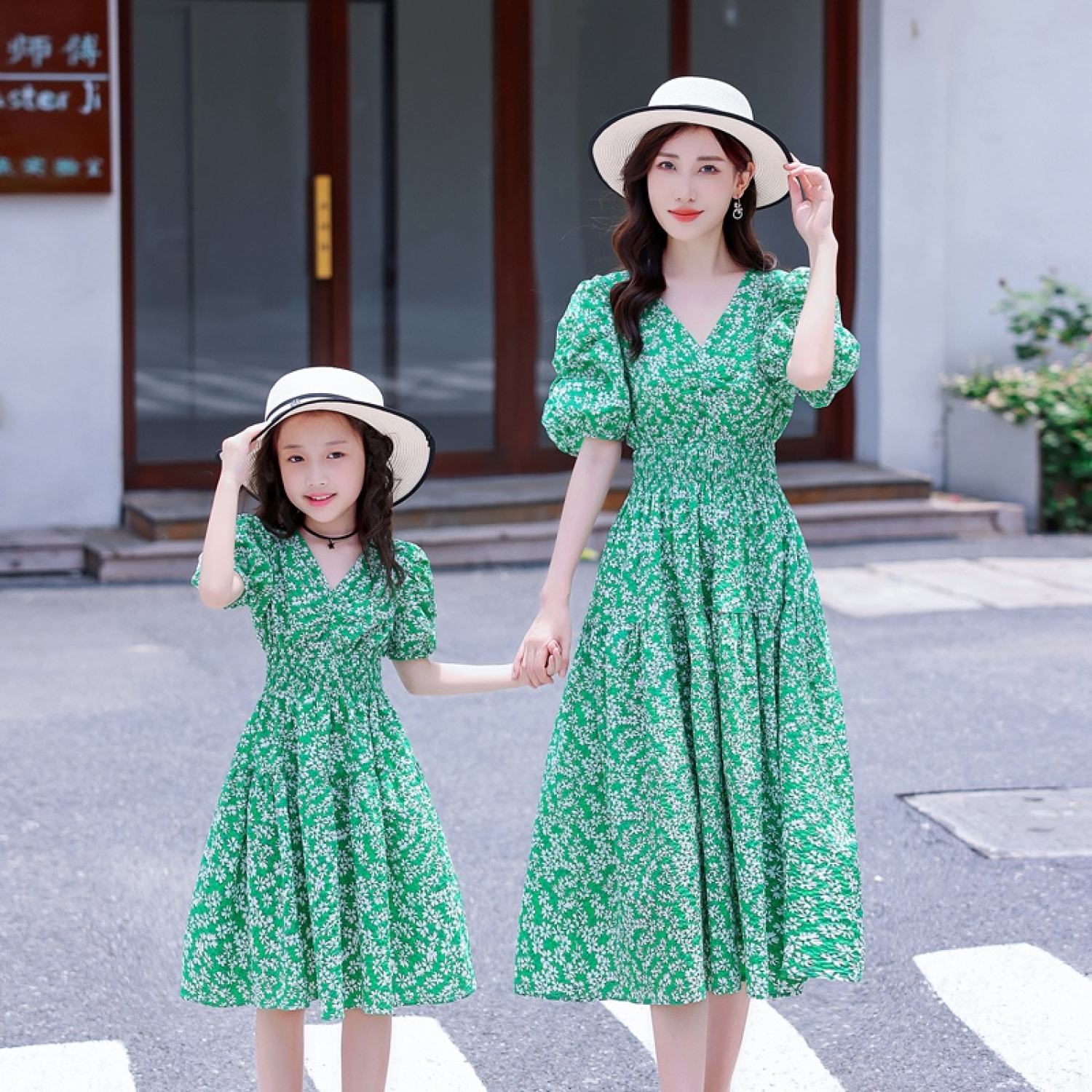 Váy đôi mẹ và bé gái in hoa mùa hè váy đôi mẹ con ( giá lẻ mẹ hoặc lẻ bé)