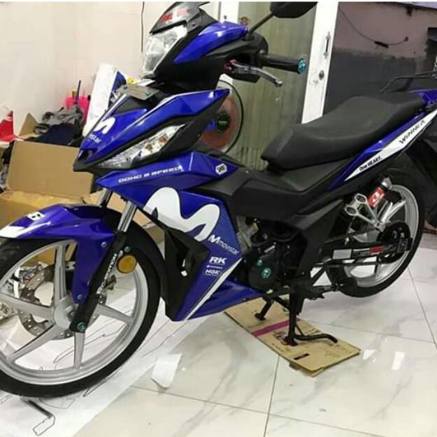 Tem rời winner Movistar dán xe xanh gp