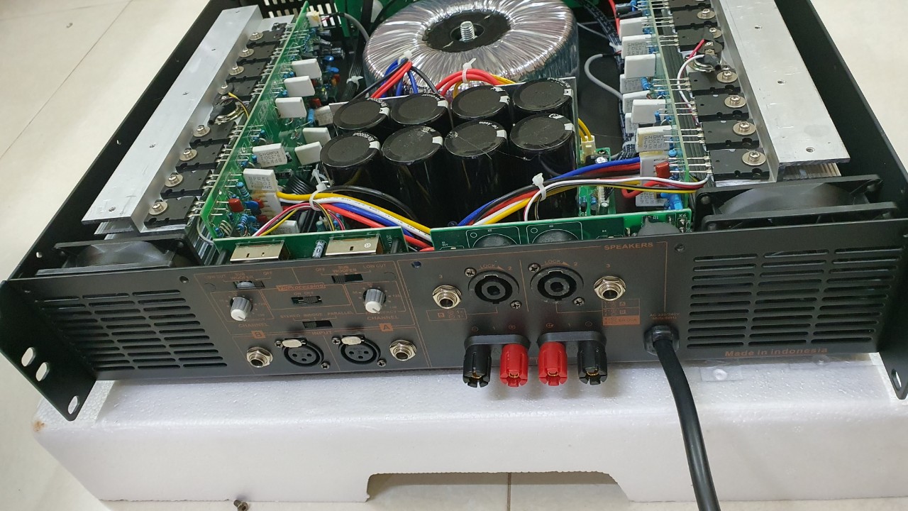 Cục đẩy công suất Yamaha P7000S 32 sò lớn