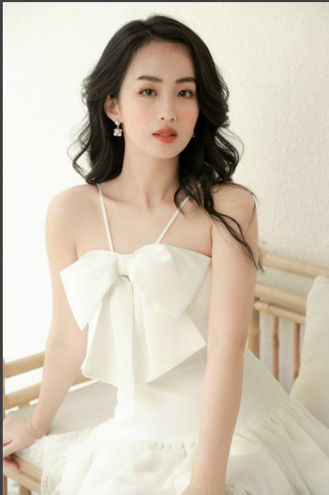 Đầm trắng ROSSY ngực đính nơ phối chân ren - Thu hút mọi ánh nhìn