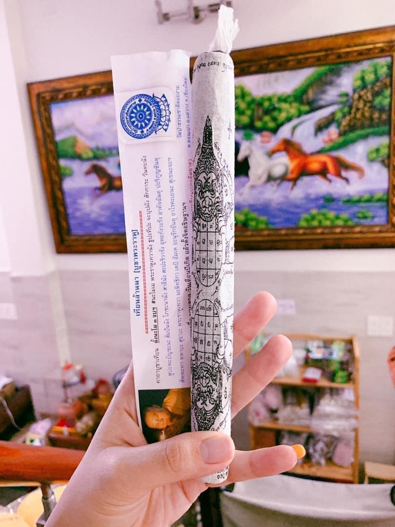 Đèn cầy đen