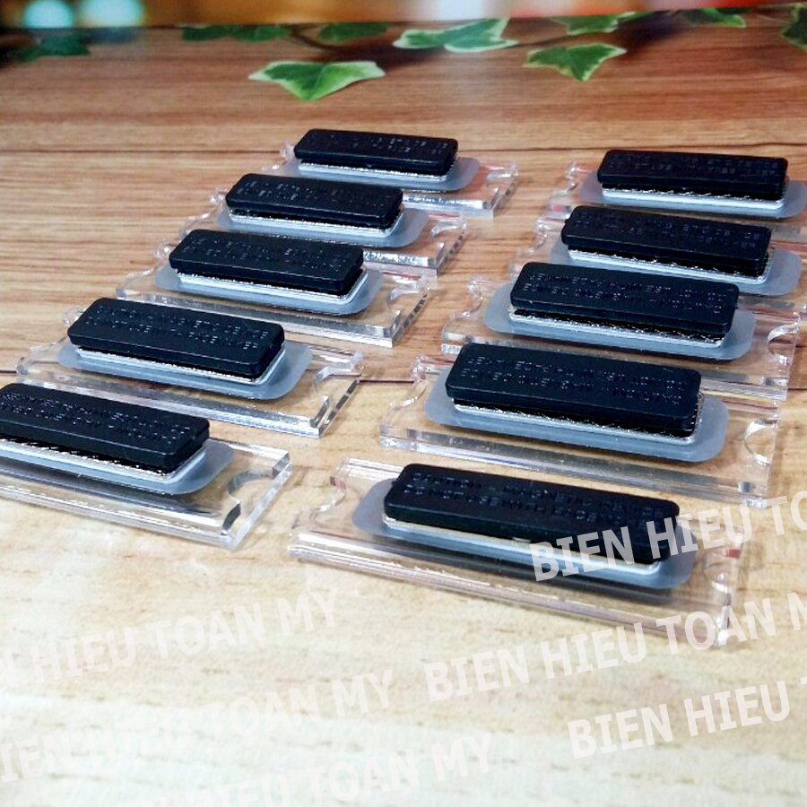 Combo 10 Bảng tên nhân viên bằng mica - gắn nam châm