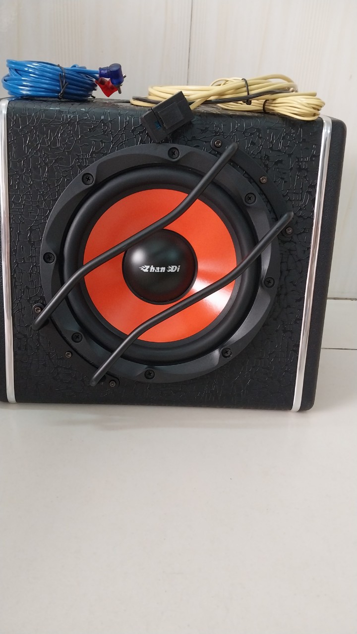 Loa sub gầm ghế cho xe ô tô