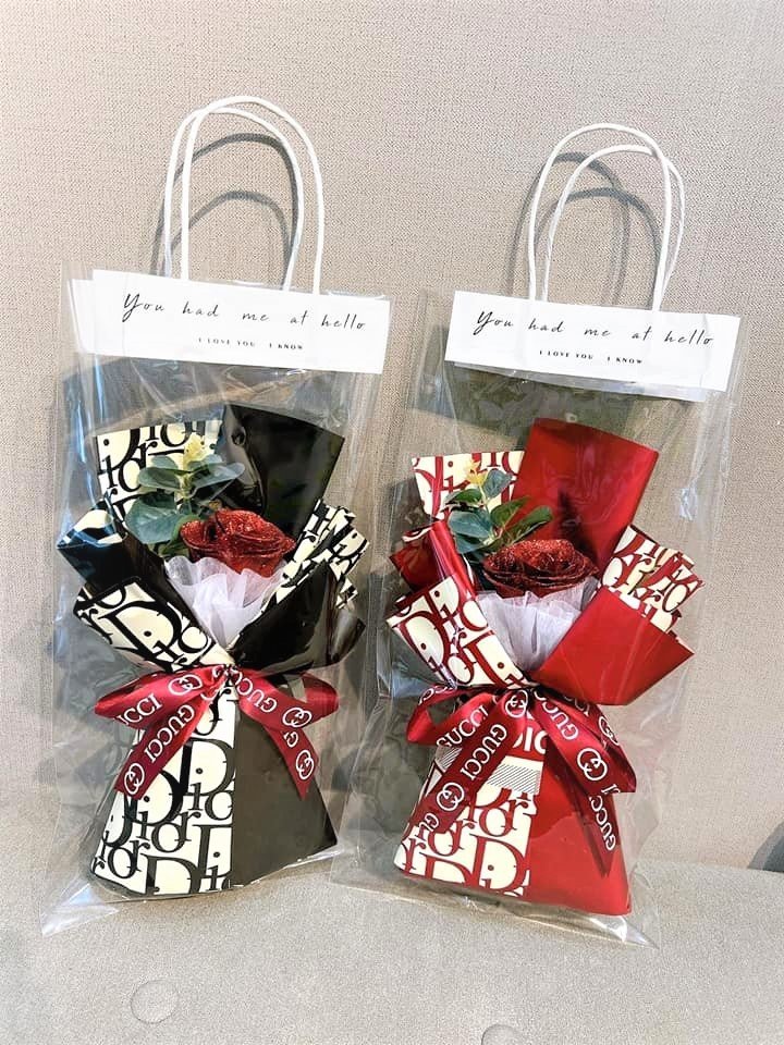 Hoa sáp nhũ 1 bông hồng đỏ bó đẹp làm quà tặng  8/3, 20/10, sinh nhật ý nghĩa (SHIP HOA TỐC)