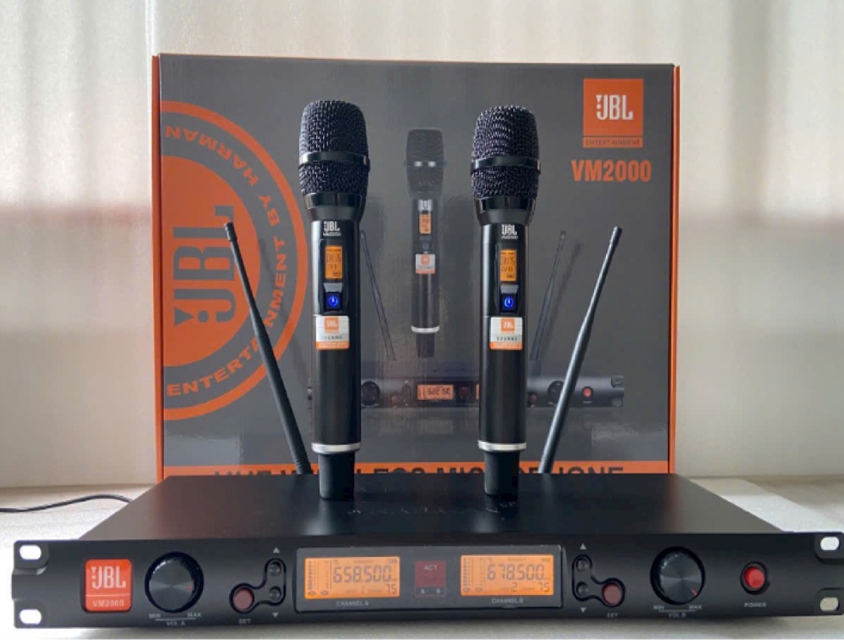 Micro Không Dây JBL VM800, Micro không dây JBL VM2000, Mic Nhạy, Hút Âm,Giọng Sáng Và Trong Trẻo,Chống Hú Tốt, Sóng UHF Khỏe - Mạnh - Tín Hiệu Truyền Chất Lượng Cao, Trang Bị Tính Năng Cảm Biến Tự Ngắt