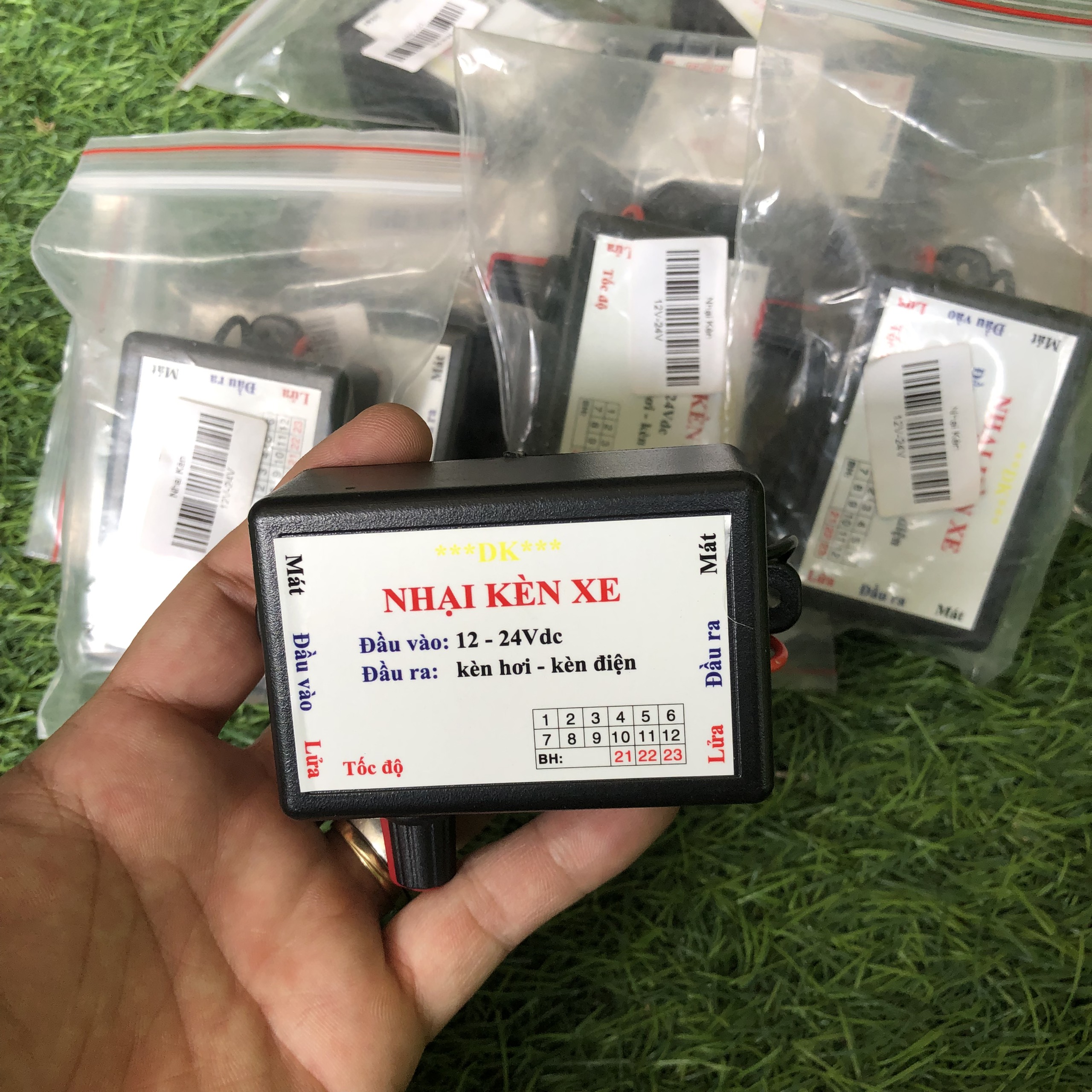 Hộp nhại kèn 12v và 24v dùng được cho kèn điện và kèn hơi có chỉnh tốc độ