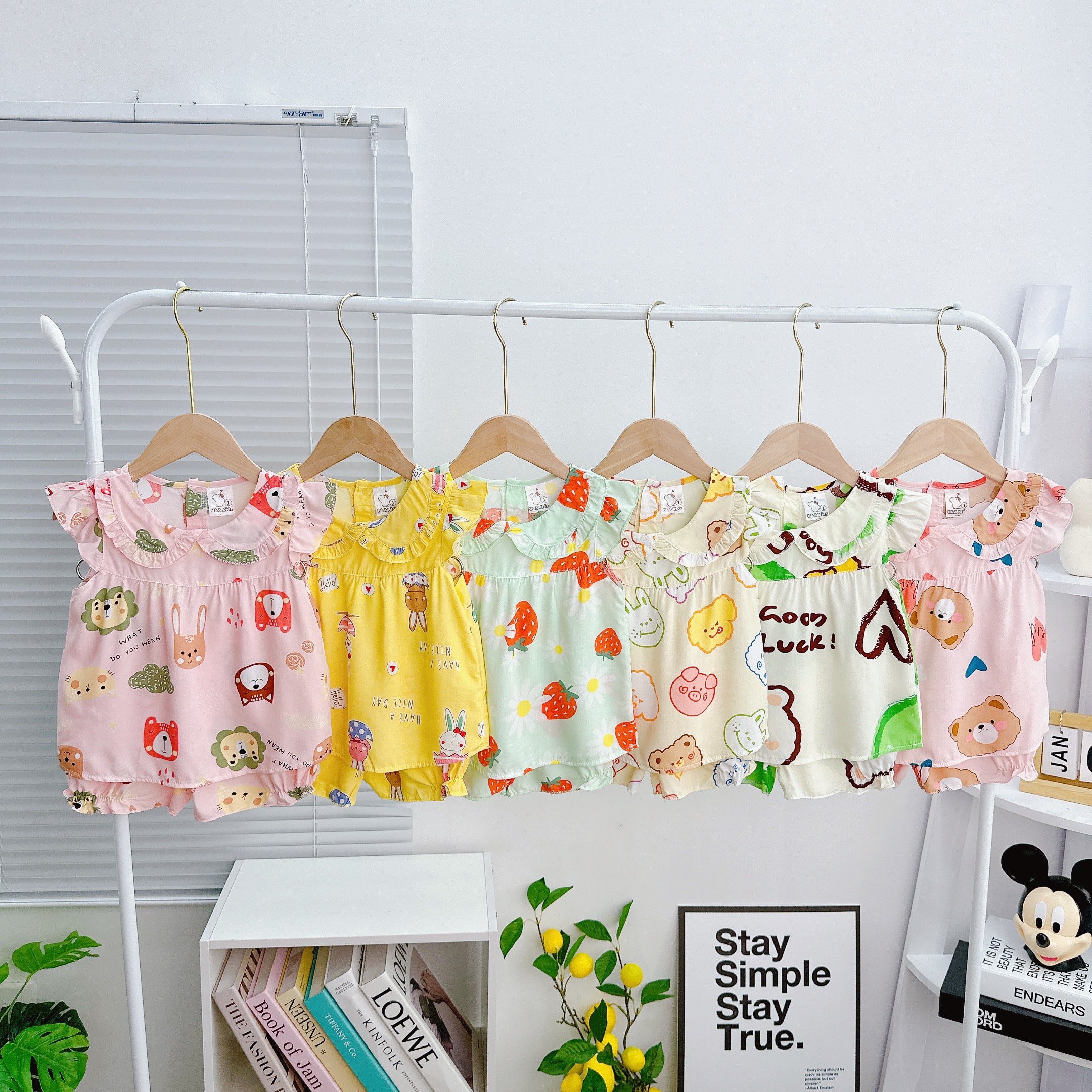 Đồ Bộ Bèo Ngực Nút Sau Vải Tôn (Tole - Lanh) Mềm - Mịn - Mát Cho Bé Gái 7-9kg (hình thật)