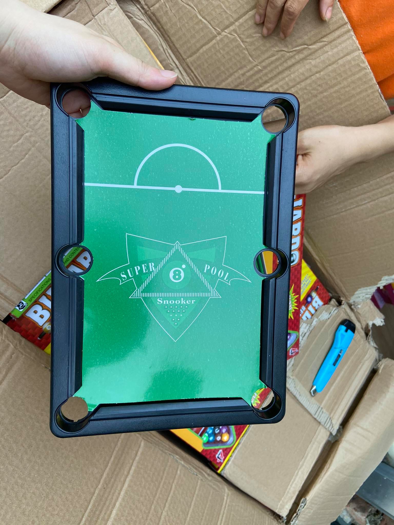 KT 30x22cm cao 3cm - Chỉ bàn Bi a mini bằng nhựa Bàn chơi bida đồ chơi 6 lỗ mini cho bé vui chơi bia đồ chơi trẻ em giải trí MonShop