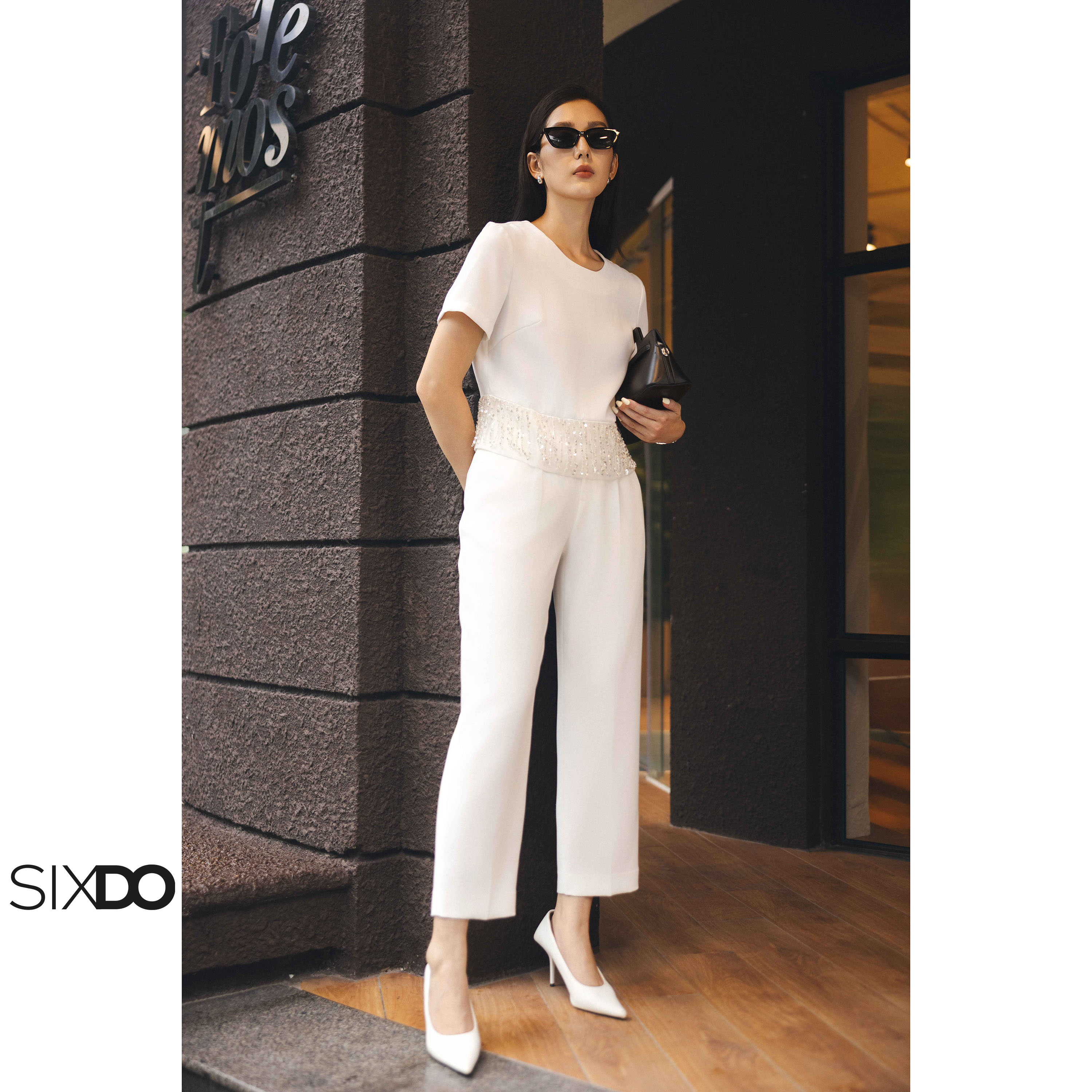  Áo kiểu nữ trắng cổ tròn ngắn tay phối kim sa SIXDO  White Woven Blouse  