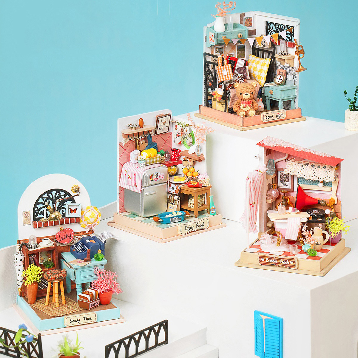BẢN QUỐC TẾ TIẾNG ANH Mô hình nhà DIY Doll House Robotime Little Warm