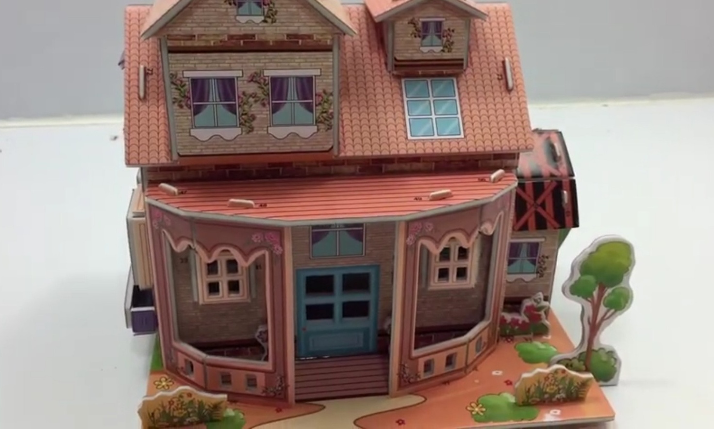 Mô hình lâu đài lắp ghép 3D bằng giấy xốp cho trẻ thoả sức sáng tạo rèn luyện tính kiên trì!