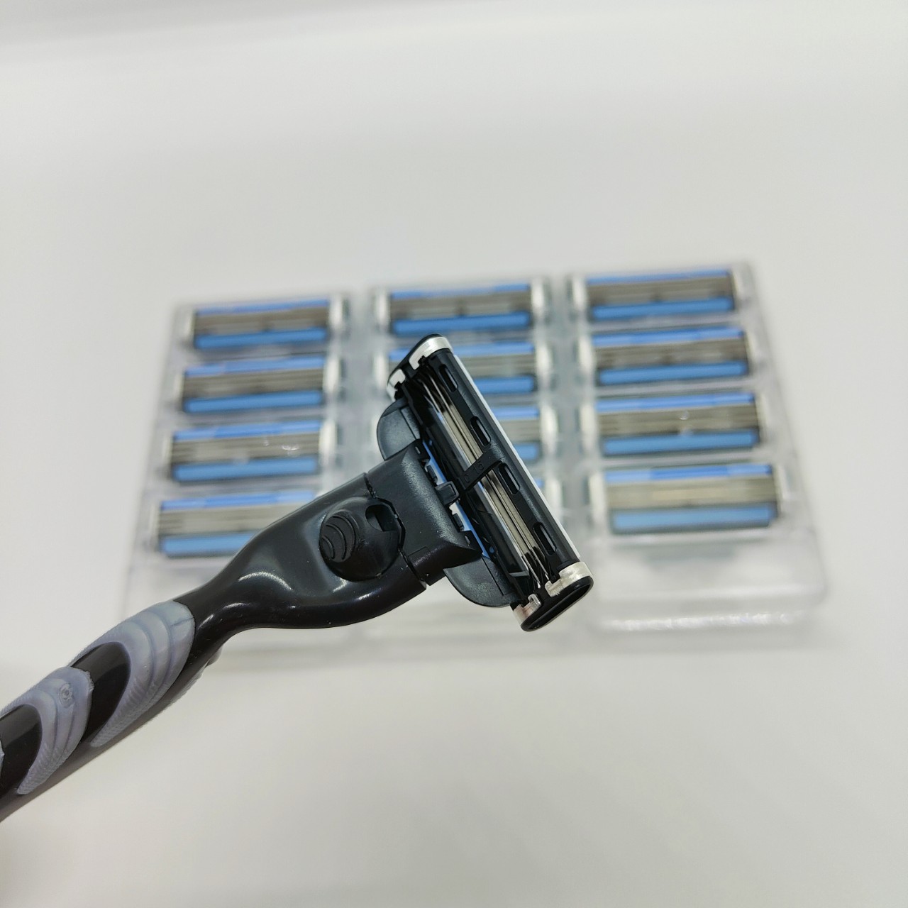 0 CÁN+ 12(24) ĐẦU THAY LƯỠI DAO CẠO RÂU GIIULLE 3 LỚP CAO CẤP(LẮP VỪA CÁN MACH 3)