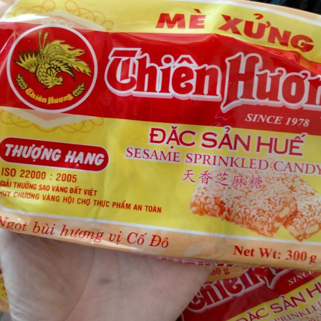 Kẹo mè xững Huế