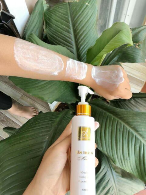 Kem tắm trắng mềm A