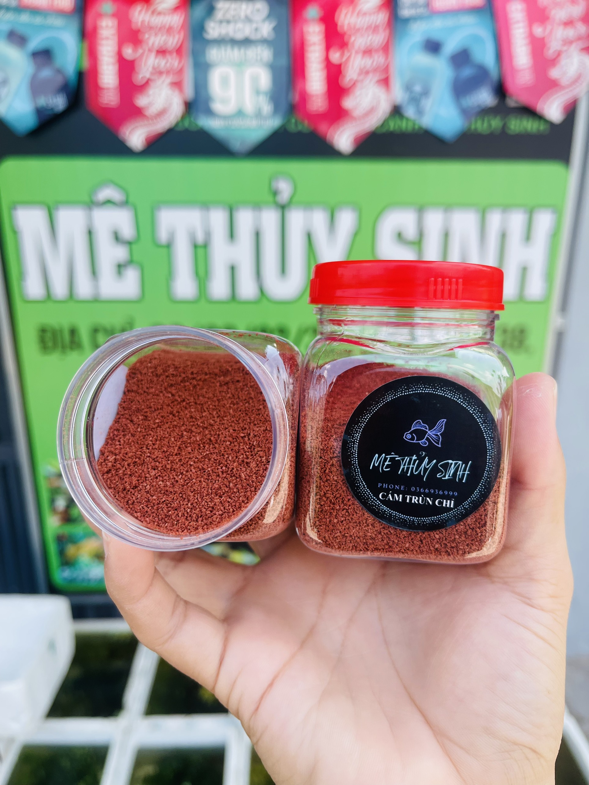  50 gram  Cám Trùn Chỉ - Thức ăn tươi sấy khô giàu dinh dưỡng cho cá bảy màu cá betta cá vàng guppy,... 