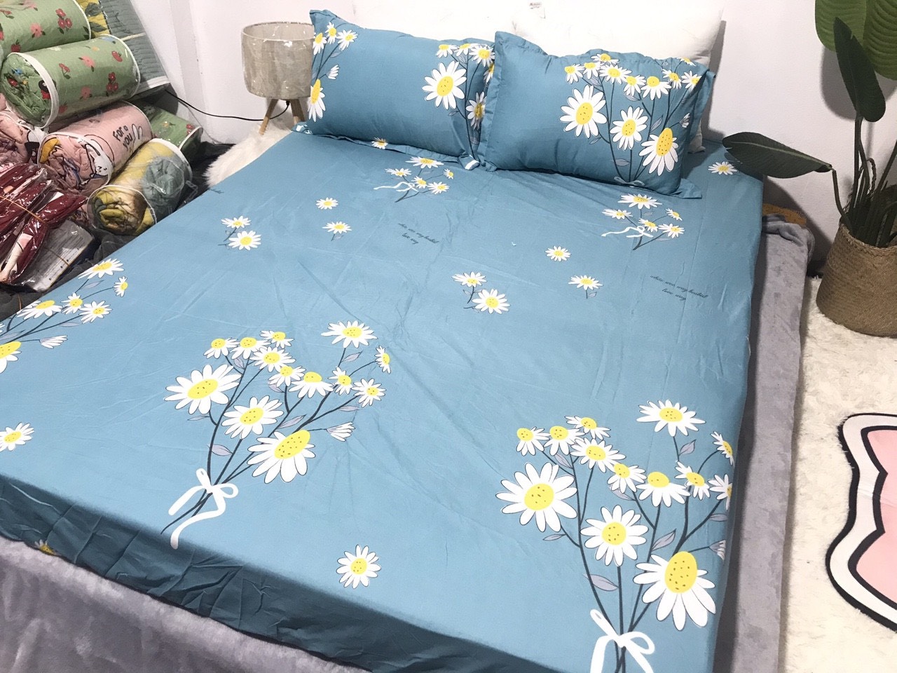 Bộ ga gối gồm 1 ga 2 vỏ gối,dành cho đệm 1m6x2m,1m8x2m,2mx2m2 mẫu cành hoa cúc xanh