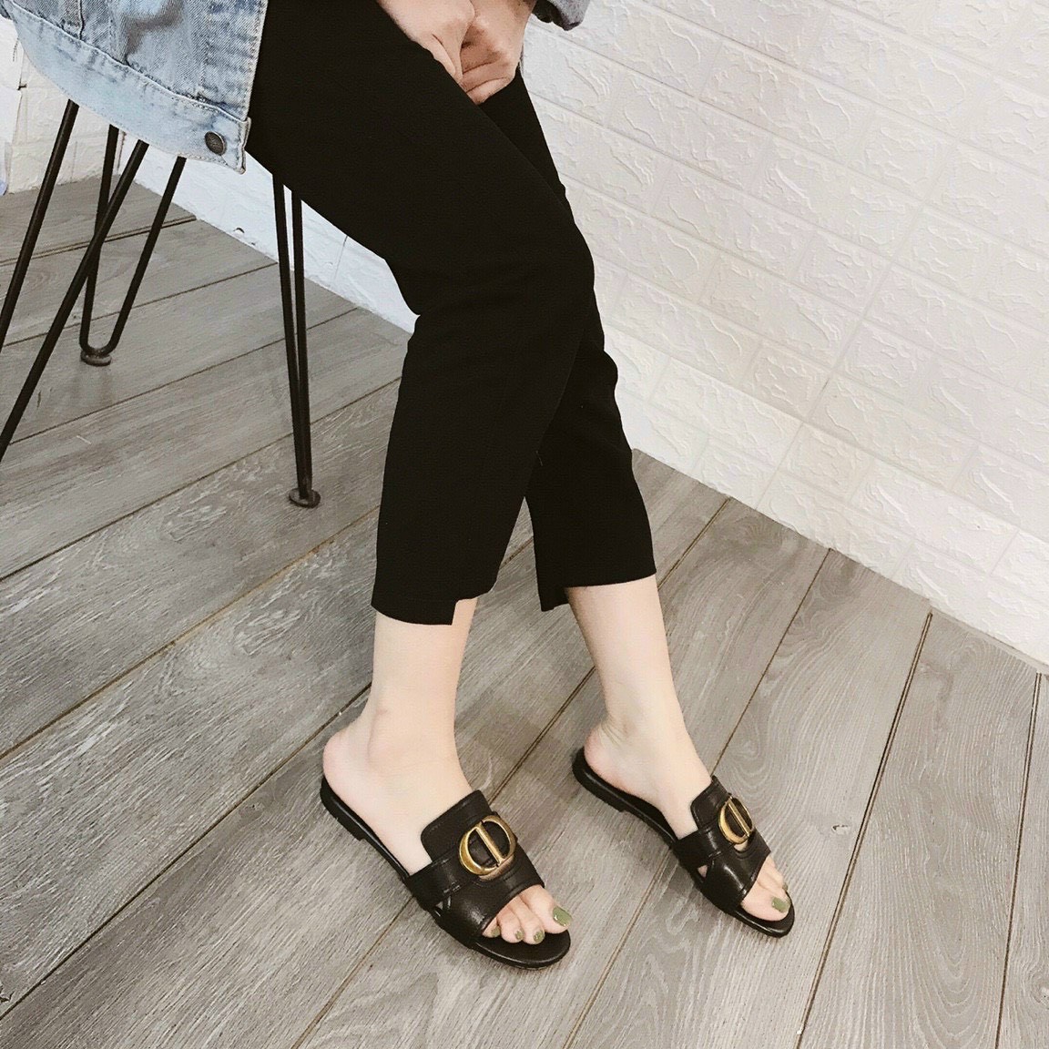 Dép lê nữ quai ngang cd chất da lì mềm dễ đi hàng vnxk - g717
