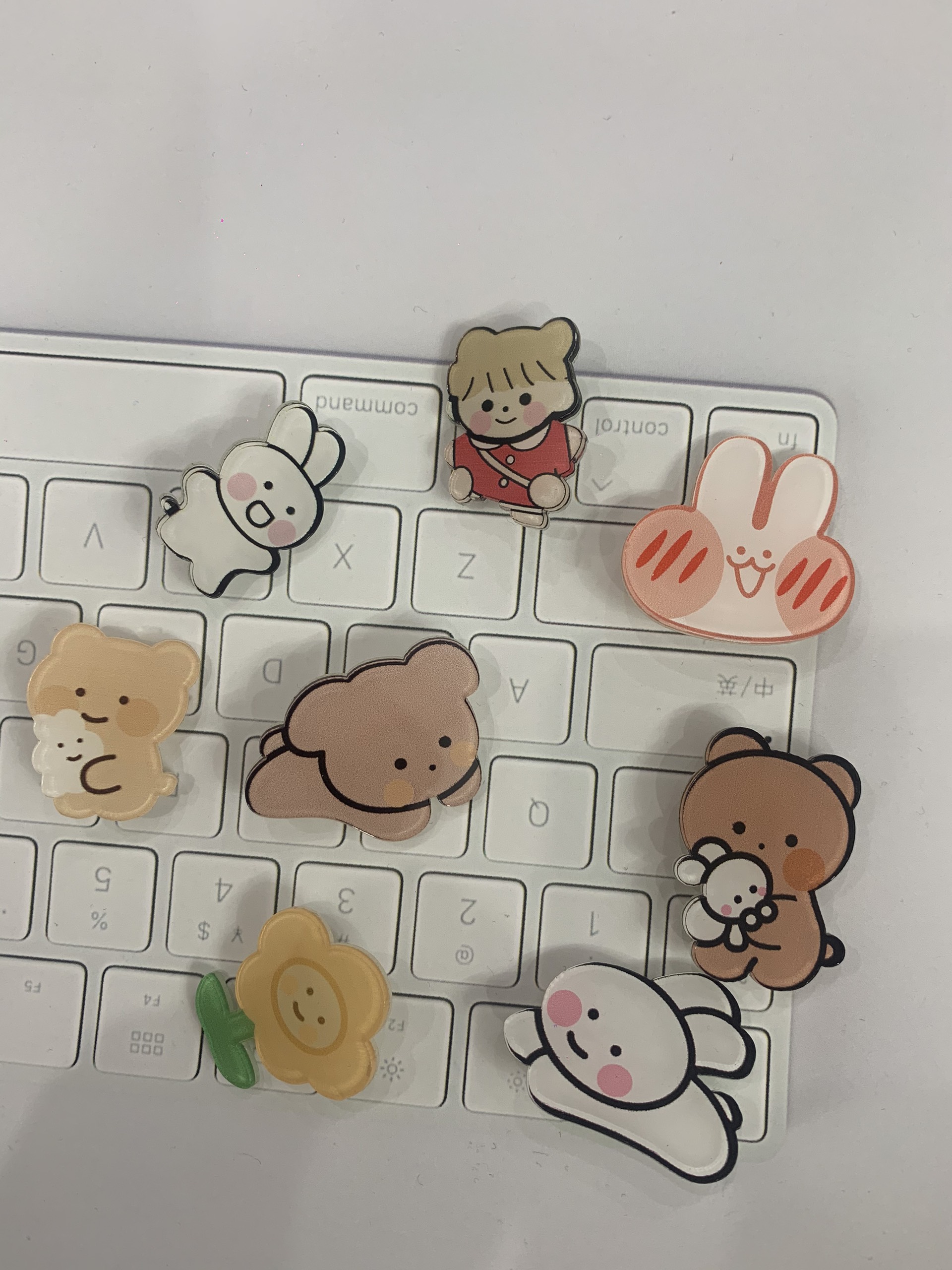 Pin cài balo túi xách, huy hiệu ghim cài áo, stick charm gắn cặp hoạt hình anime cute dễ thương đáng yêu SANTA STORE