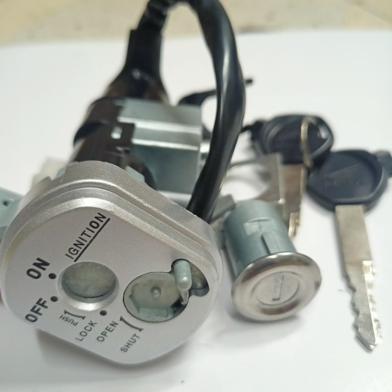 Ổ khoá xe máy wave s110 2 dây 1 giắc khoá từ chống trộm