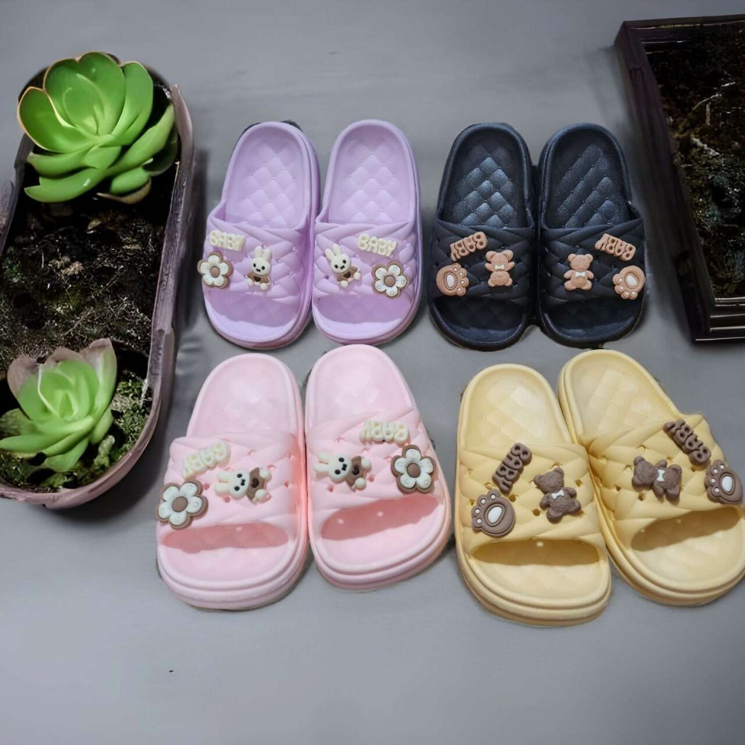 Dép bánh mì cho bé gái chất cao su mềm hình gấᴜ baby