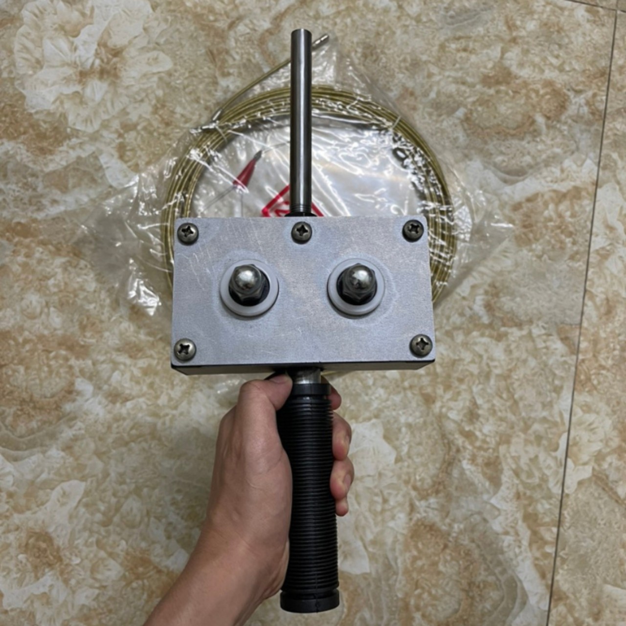 Máy luồn dây điện, xỏ dây điện dây mồi bằng máy khoan tặng kèm chụp 17mm