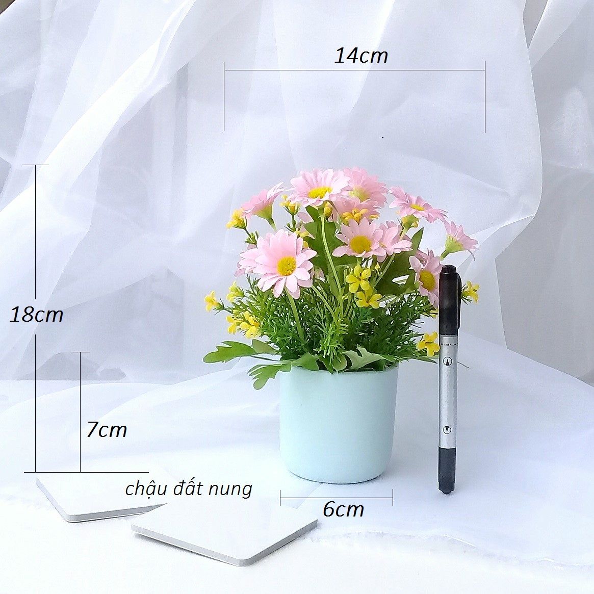 Hoa giả - Cúc họa mi màu hồng - chậu đất nung - hoa trang trí nhỏ - hoa giả màu hồng