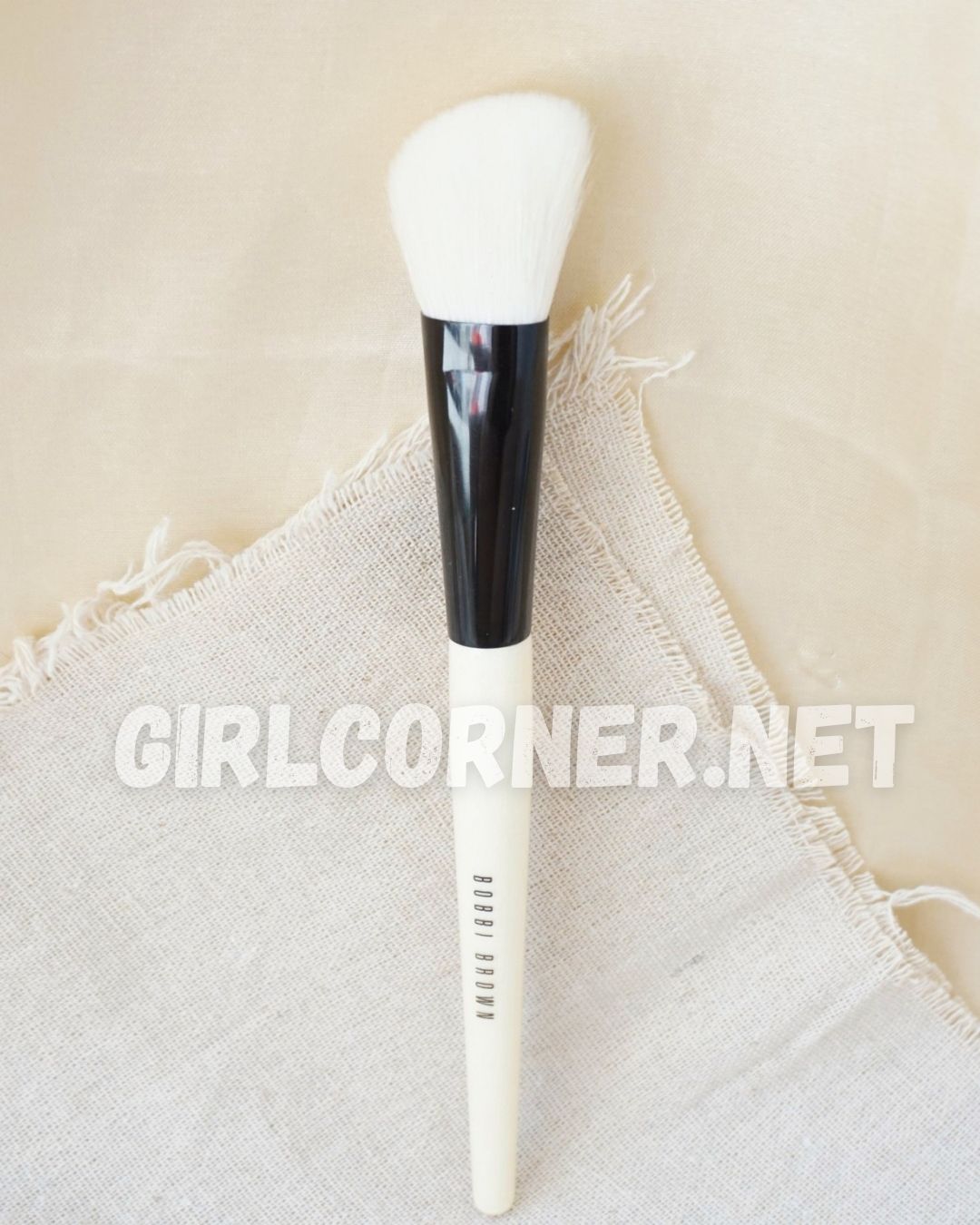 Cọ tạo khối Bobbi Face Angled Fullsize