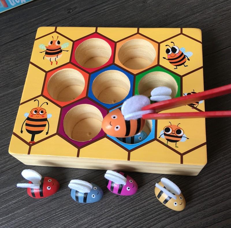 Gắp ong vào tổ rèn vận động tinh