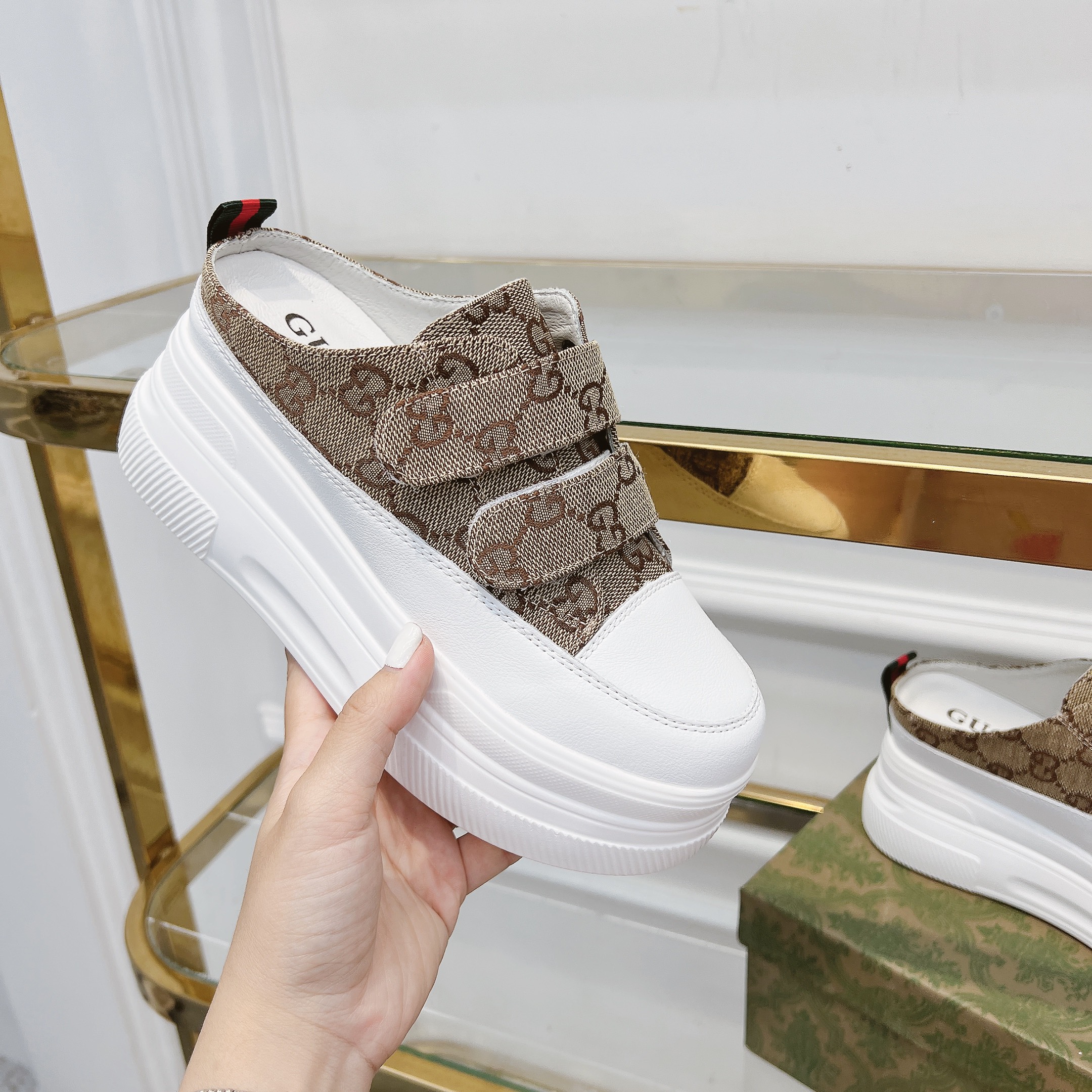 Giày thể thao, sục thể thao mix hoạ tiết đế độn 9cm về hàng,