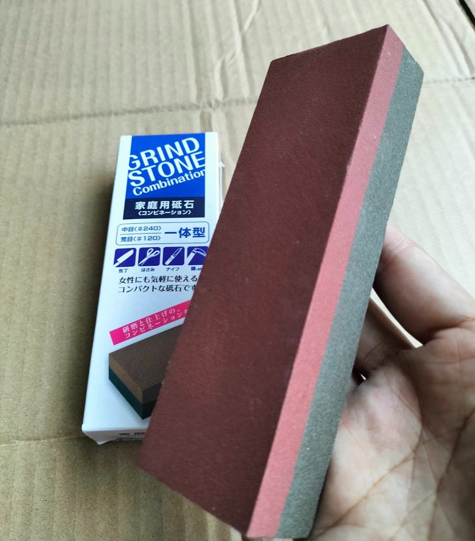 Đá mài dao, kéo hai mặt 14.9 x 4.9cm phù hợp với nhiều loại dao khác nhau xuất xứ Nhật Bản