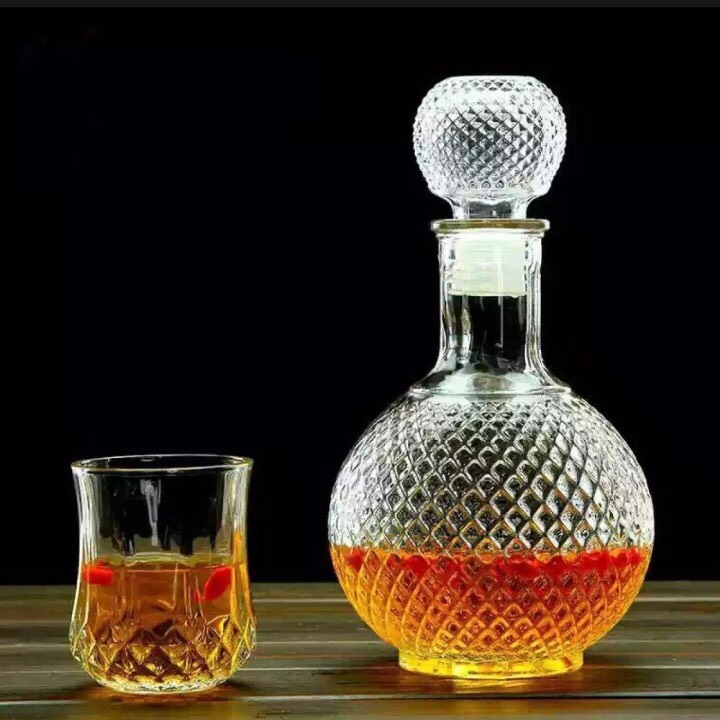 Chai, bình đựng rượu thuỷ tinh đẹp cao cấp 1l. số 6