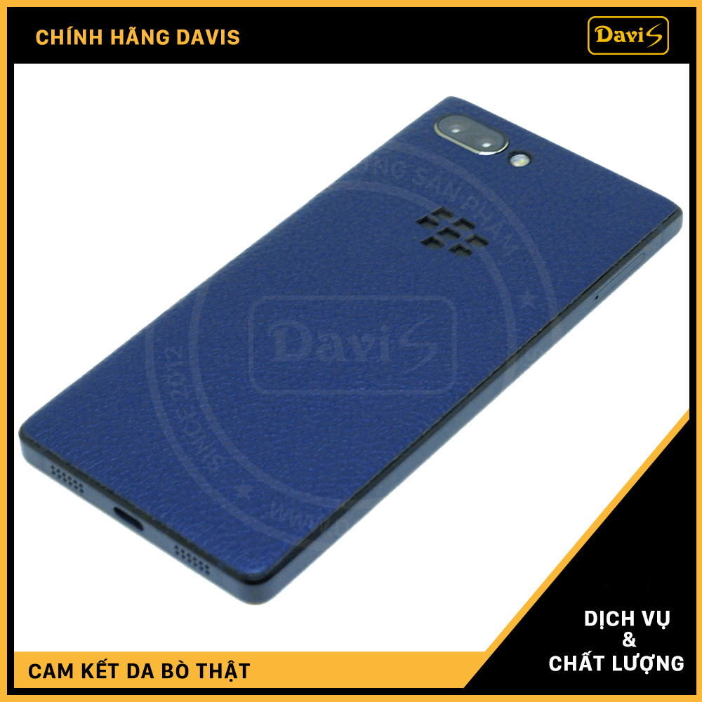 Ốp da dán cho Blackberry Key2 làm từ da bò thật cao cấp, sang trọng nhiều hữu ích, màu navy vân - Hiệu Davis.